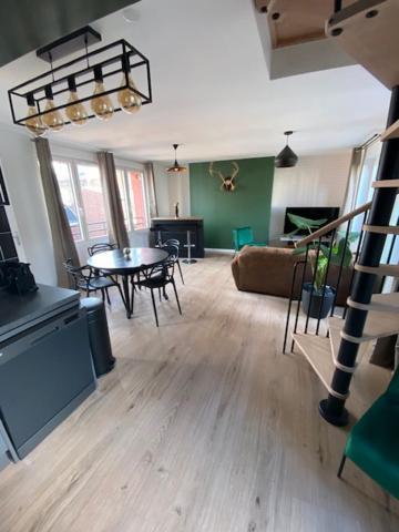 Апартаменты Duplex Proche Gare Vue Tour Perret Avec Parking Gratuit Амьен Экстерьер фото